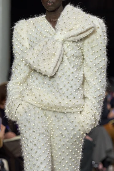 Look 33
